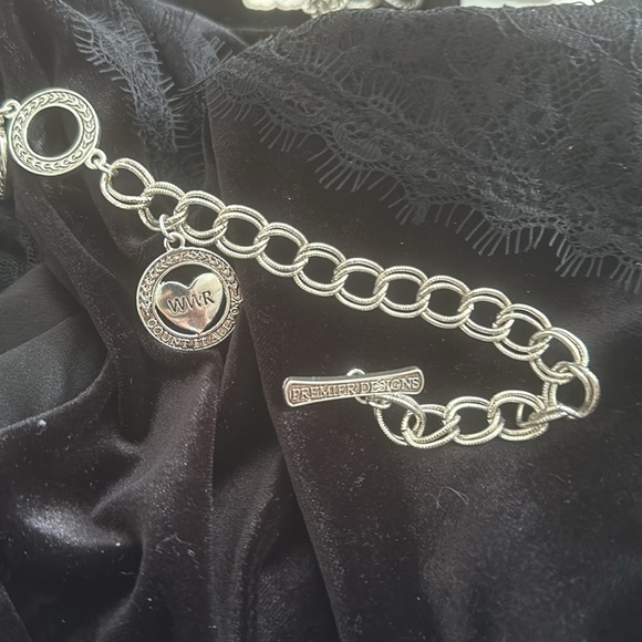 7.5" Premier Designs WWR Count It All Joy Silver Tone Toggle Charm Bracelet - Picture 5 of 5